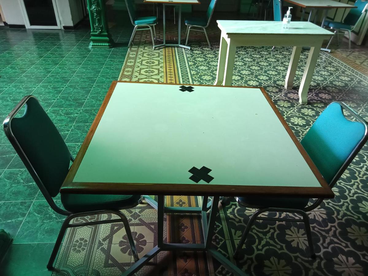 Hotel Trio Surakarta  Ngoại thất bức ảnh