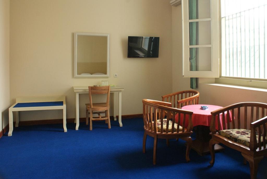 Hotel Trio Surakarta  Phòng bức ảnh