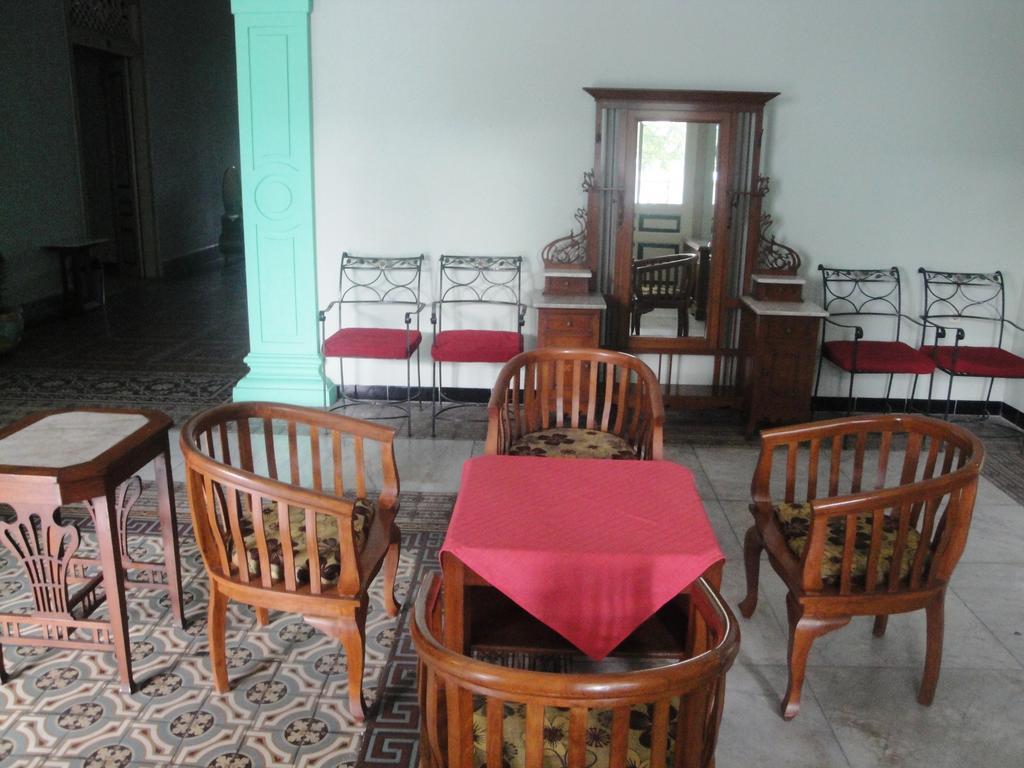 Hotel Trio Surakarta  Ngoại thất bức ảnh