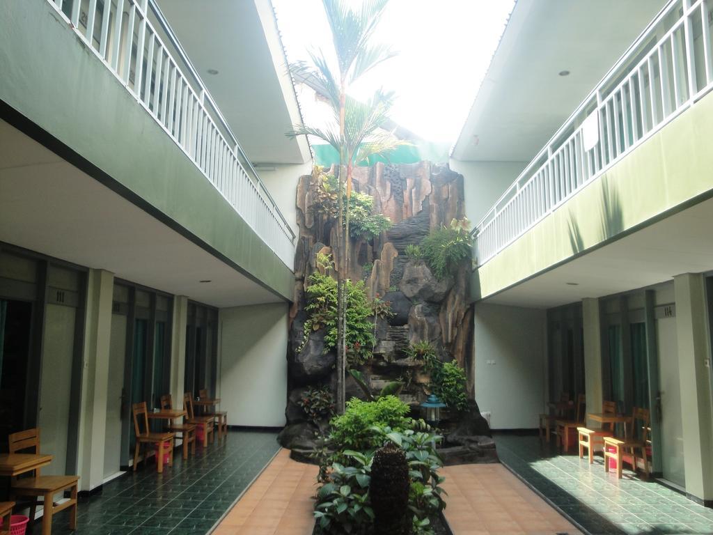 Hotel Trio Surakarta  Ngoại thất bức ảnh