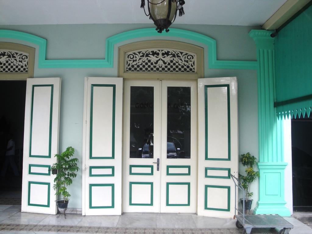 Hotel Trio Surakarta  Ngoại thất bức ảnh