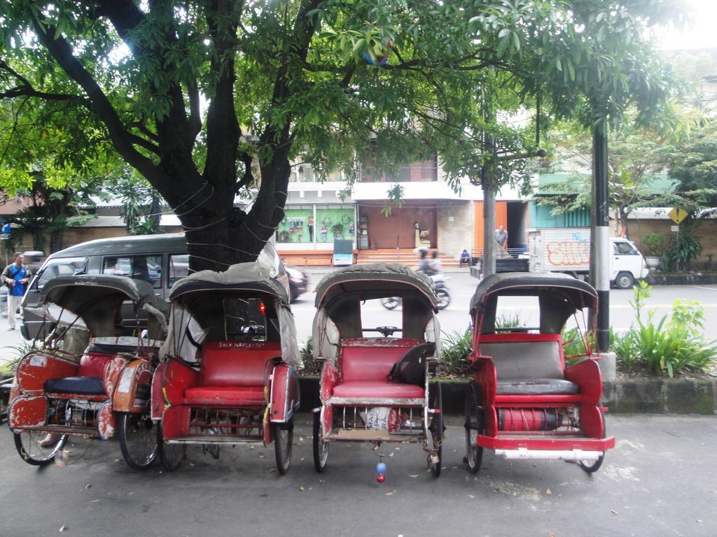 Hotel Trio Surakarta  Ngoại thất bức ảnh